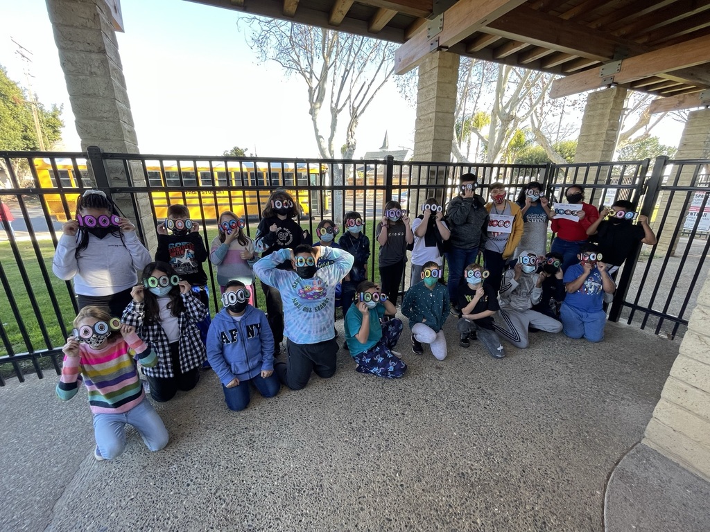 Image of 5th graders with 1000 Day Glasses